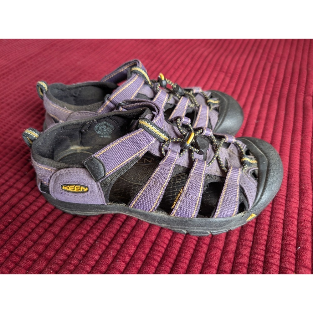 Keen Newport H2 Sandals Women 6 Purple Waterproof Hiking Shoes Granola Camping